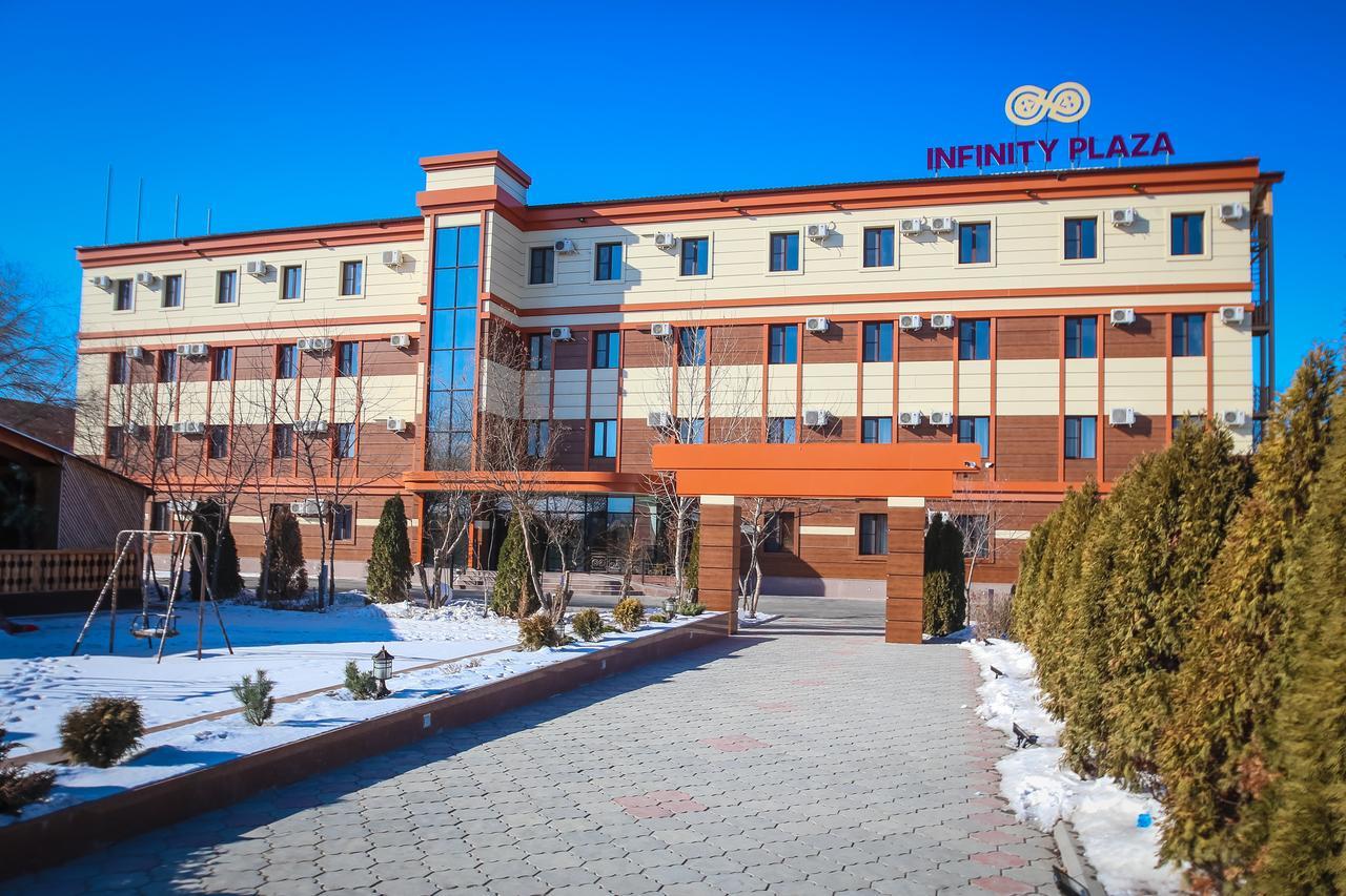 Infinity Plaza Hotel Atyrau Exterior photo